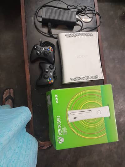 Xbox 360 Jasper J-Tag, Storage: 300 GB