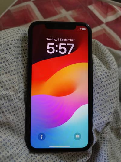 IPhone 11 jv perfect condition