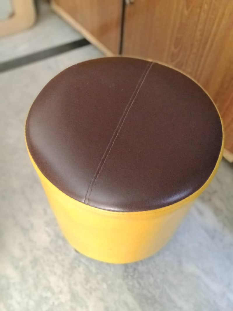 Side stools 3