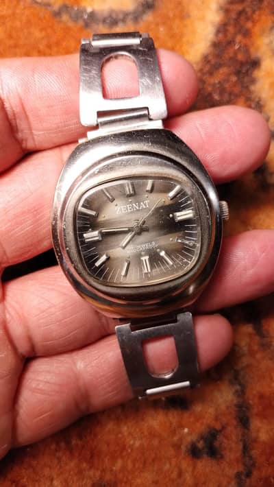 Zeenat 17 jewels vintage watch