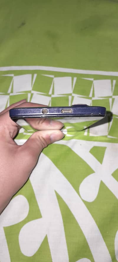 QMOBILE NOT WORKING CONDITION GOOD