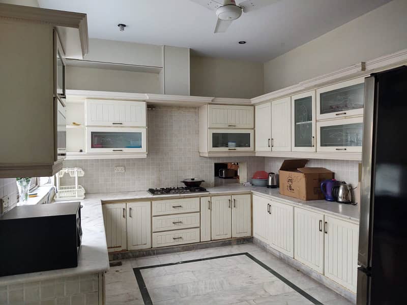 Upper portion for rent 13