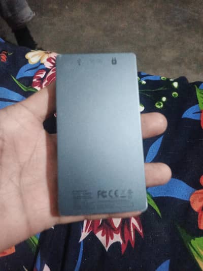 mophie power bank 6000. mah 32 gB  memory