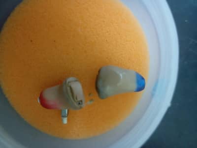 I m selling hearing aid rs40000
