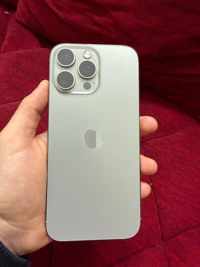 Iphone 16 pro max Non Approve almost like New.