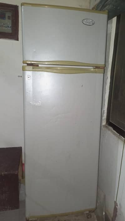 Medium Size Dawlance Fridge (used) for Sale