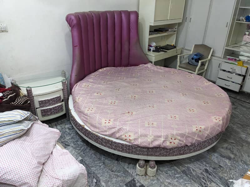 Round Bed Set 0