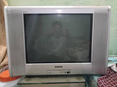 21 inches television in 8000