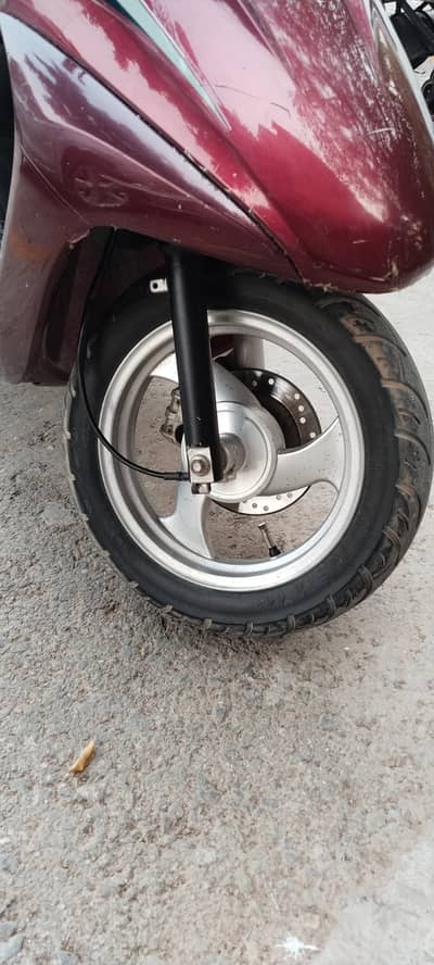LIKE NEW! Scooty Used ONLY in DHA (Clean Roads) | Perfect Engine & Tyr