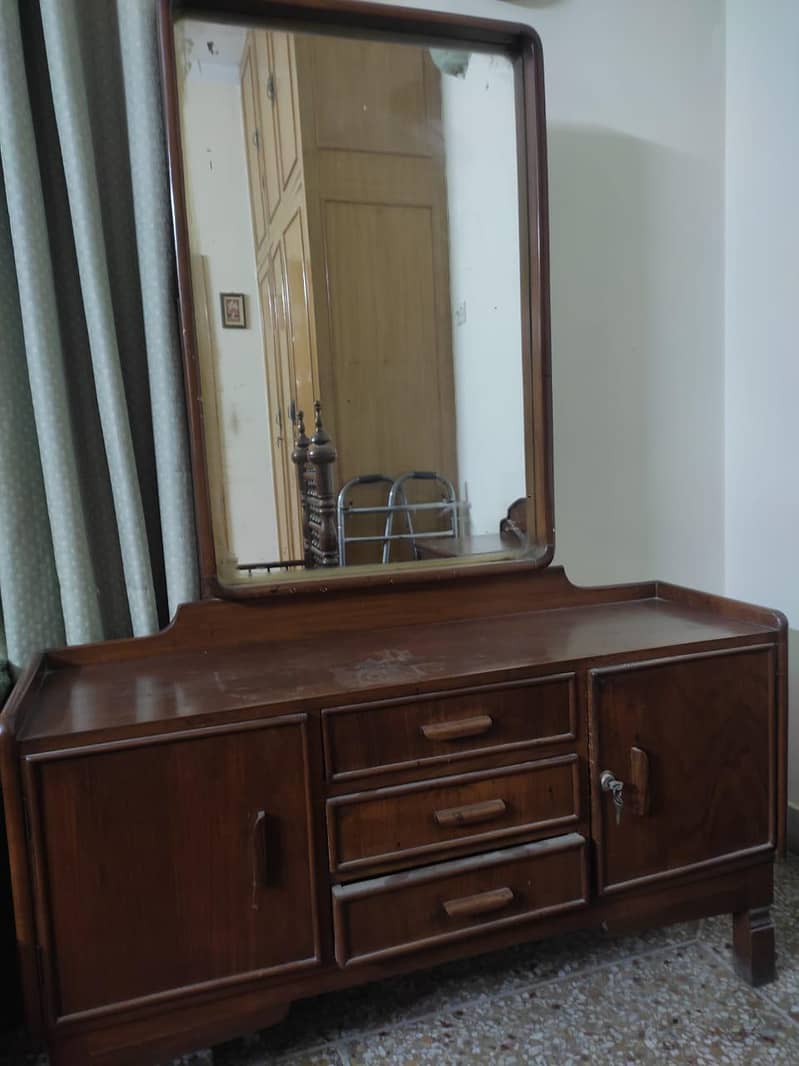 Dressing Table 0