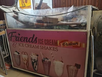 ice cream AND juice Counter