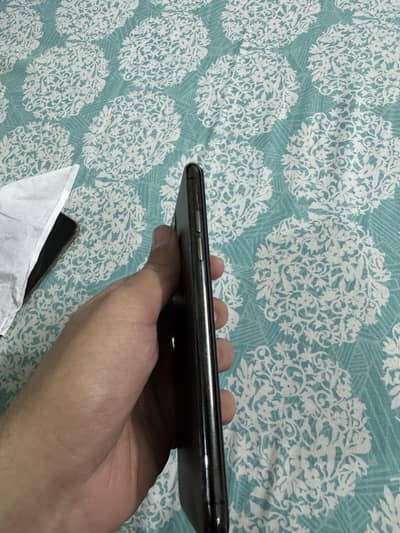 iPhone 11 pro max 256gb pta approved