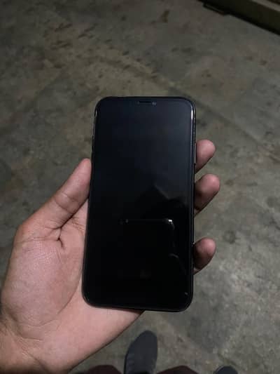 Iphone 11.128 gb.  Dual pta approved
