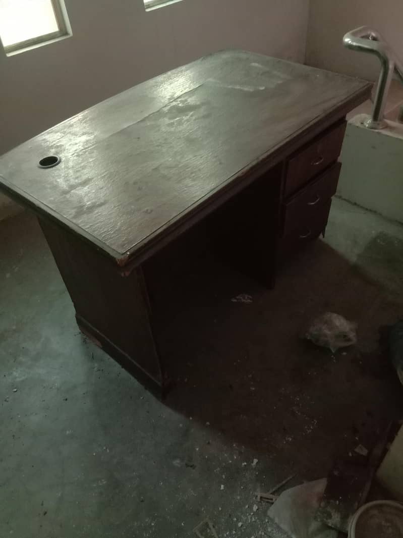 solid table. need little bit repair 0