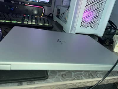 Core i7 8th Gen Touch Laptop | 8GB RAM | Excellent Condition