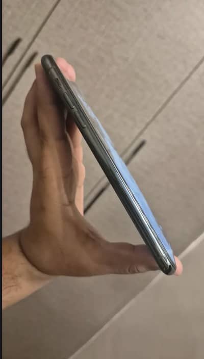 Iphone 11 pro max 64 gb jv non active watssap only 03167595076