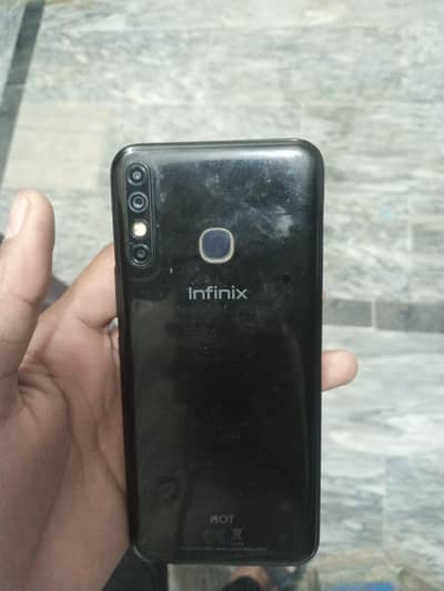 infinix hot 8 4/64 with box charger