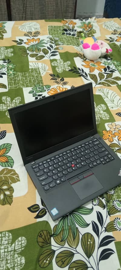 Lenovo Thinkpad X270 i5 7th Gen 8GB 256 GB