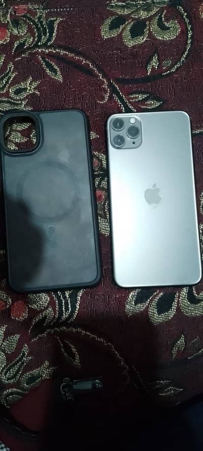Apple iPhone 11 Pro Max 64Gb non pta battery health 80% water pack l