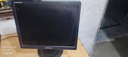 Samsung LCD Monitor – Clear Display | Excellent Condition