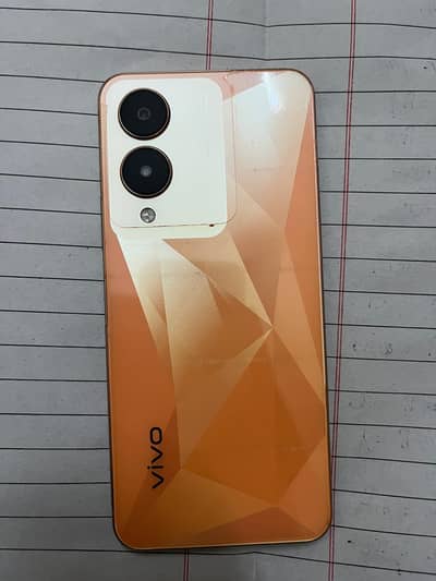 Vivo Y17s, 4RAM, 128GB , yellow color.