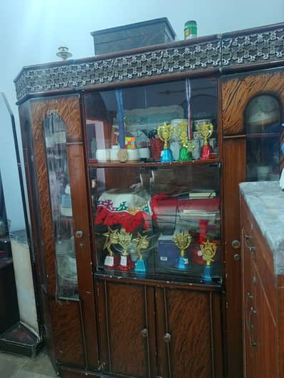 Showcase and Dressing