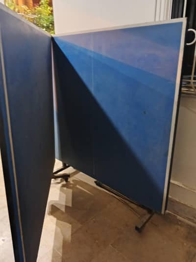 Table Tennis Foldable table with wheels  in mint condition