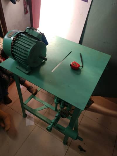 Table Saw / Wood Cutting Machine for sale.