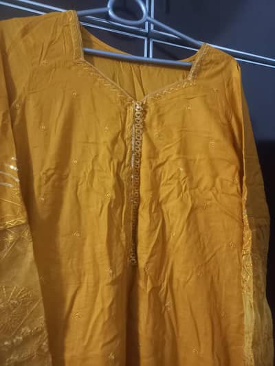 embroidered lawn 3 piece  in large size