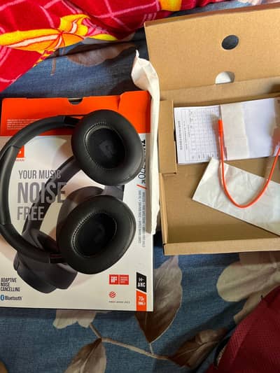 Jbl 770nc headset just like new