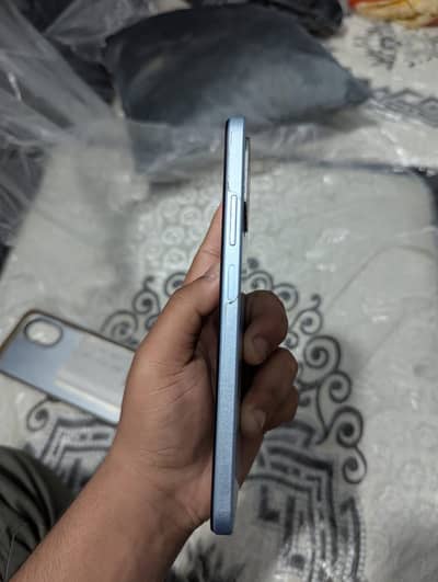 Oppo A18 | 64gb storage 4 gb ram | good condition with box