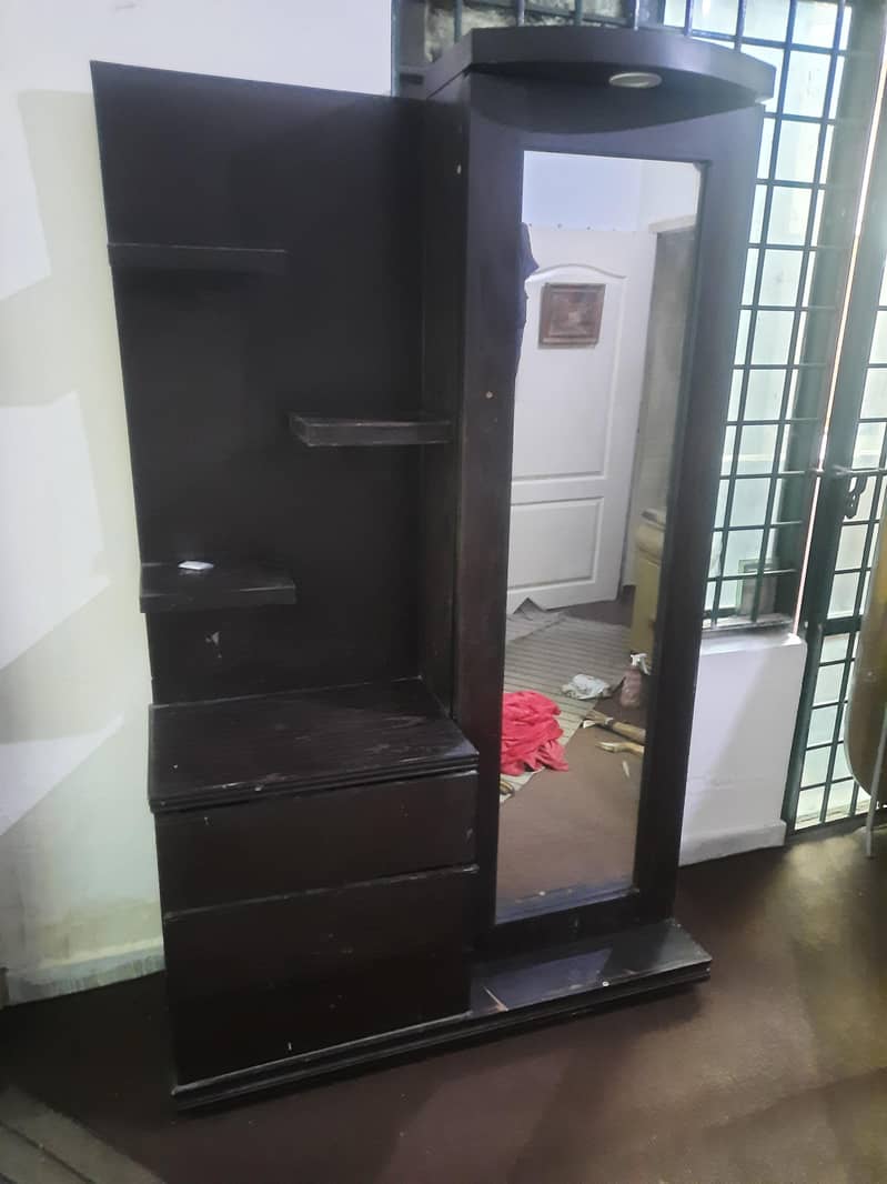 showcases+dressing table 2