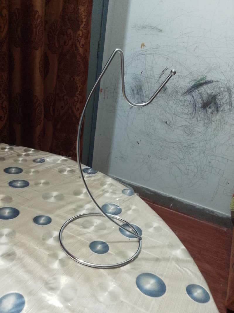 DIFFERENT KITCHEN ITEMS IN GOOD CONDITION 7