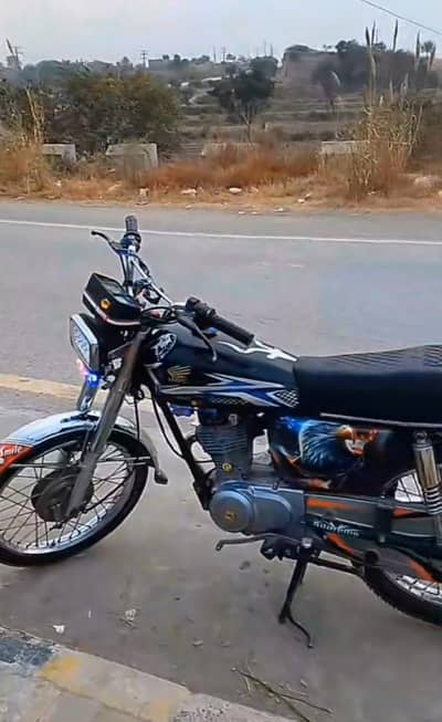 united 125 for sale 2019 model pindi number  03463328352 watsa
