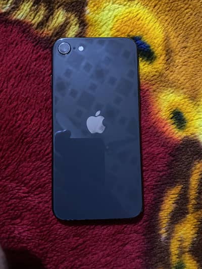 iPhone se 2020.64gb factory unlock 2 months E sim working