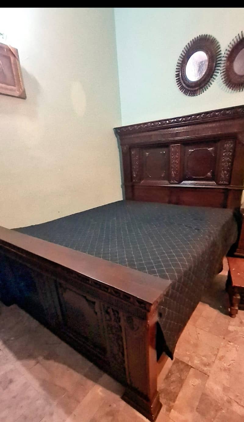 solid wood bed 2