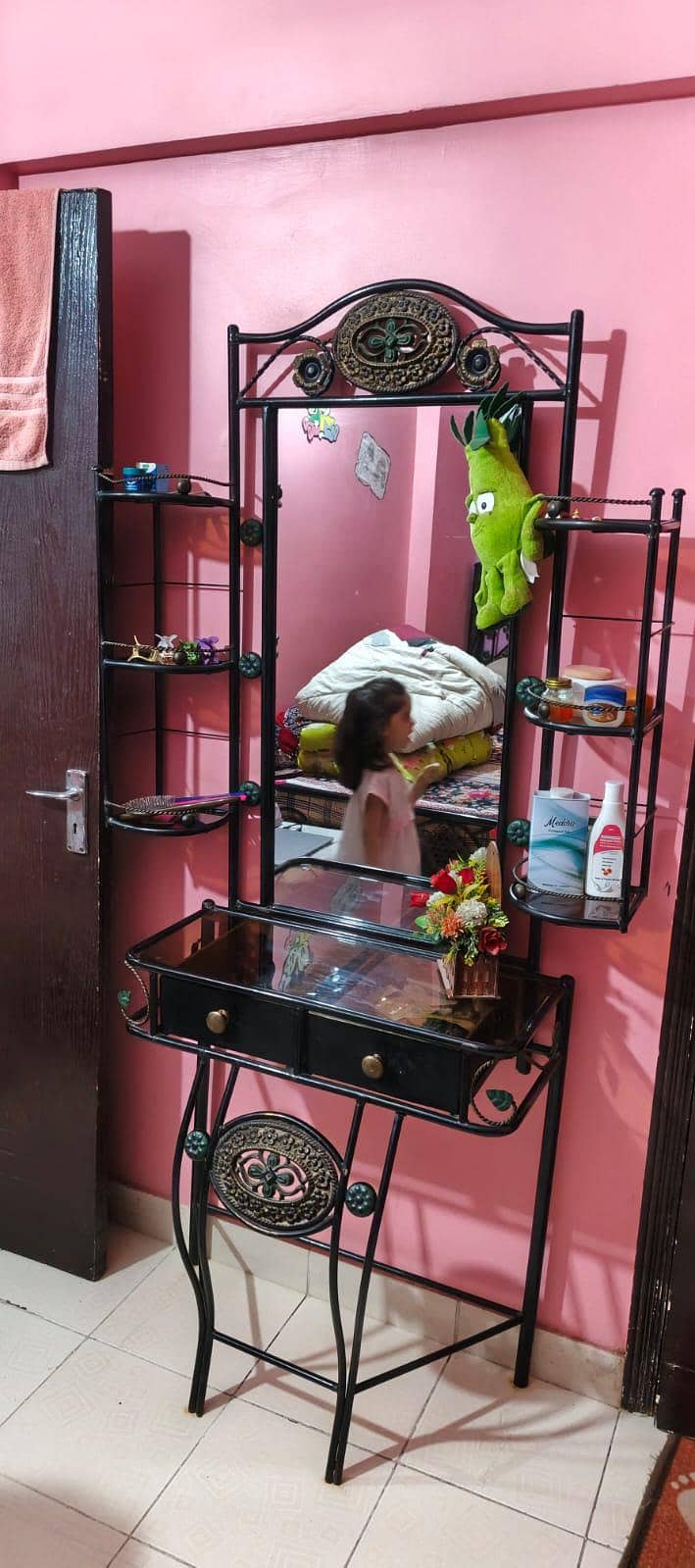 dressing table iron  and side table 2