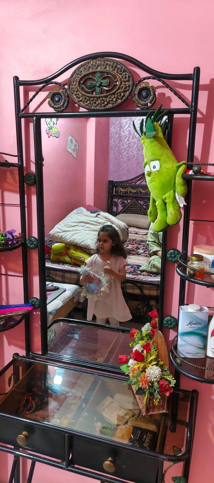 dressing table iron  and side table 4