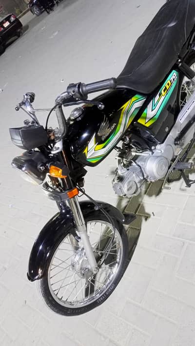 Honda CD70 2023 model Karachi num 1st owner Genuine mint condition