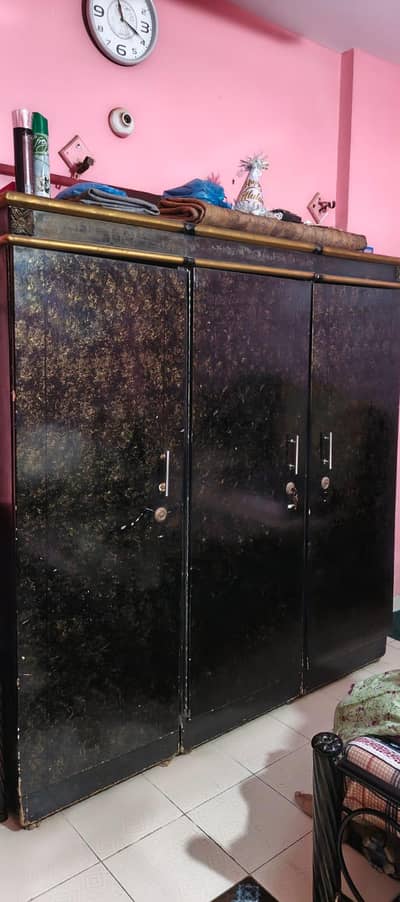 3 door wordrobe Dico