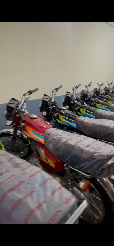 Honda CG125 (Red, Black) & CD70 (2026)