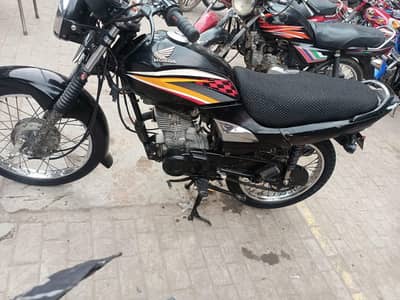 Honda dream 125 cc (0//3//3//9///4//0///8//0//8//8//8)