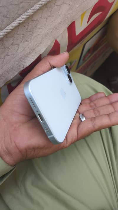 Iphone 15 All okay ha water pack 10/10 JV 128gb 84 health