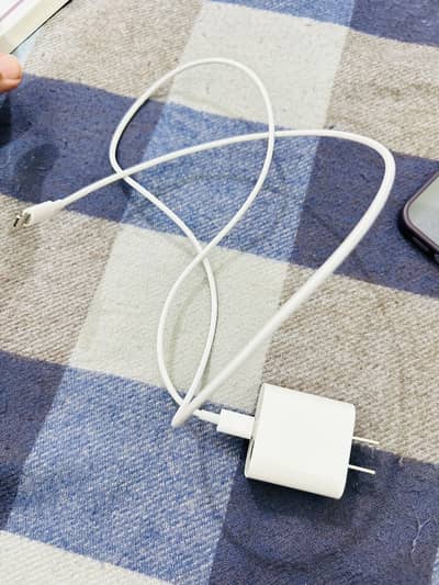 Apple 20watt adpter fo sale