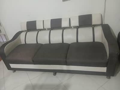 5-Seater sofa set for sale.