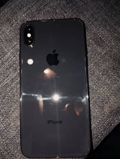 I AM SELLING IPHONE X NON PTA