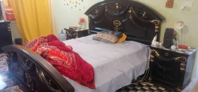 King Bed Dressing and Dining