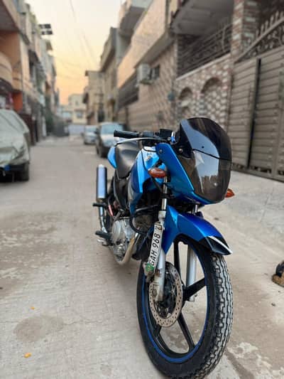 Bike fully okay And 1st owner 