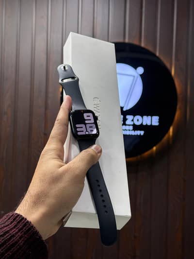 Apple watch series 8