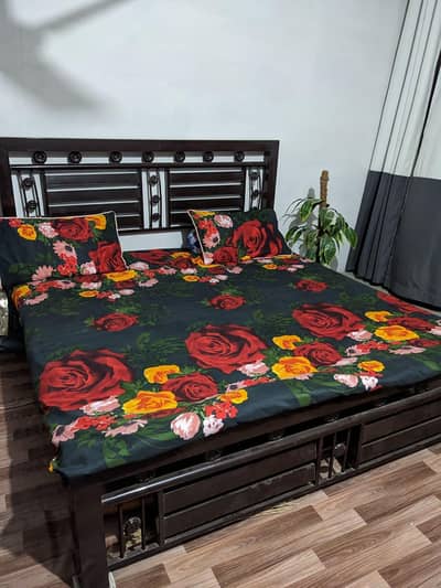 King Size Iron Bed Without Mattress